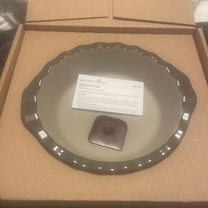 Pampered Chef Deep Dish Pie Plate and Pie Crust Shield